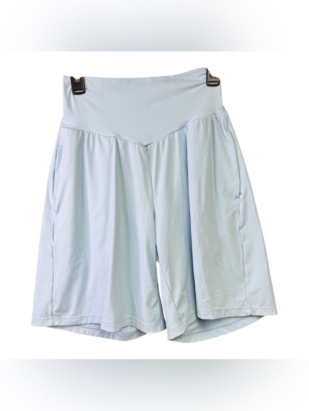 HALARA size M High-Waist Light Blue Bermuda Shorts with V-Seam Waistband